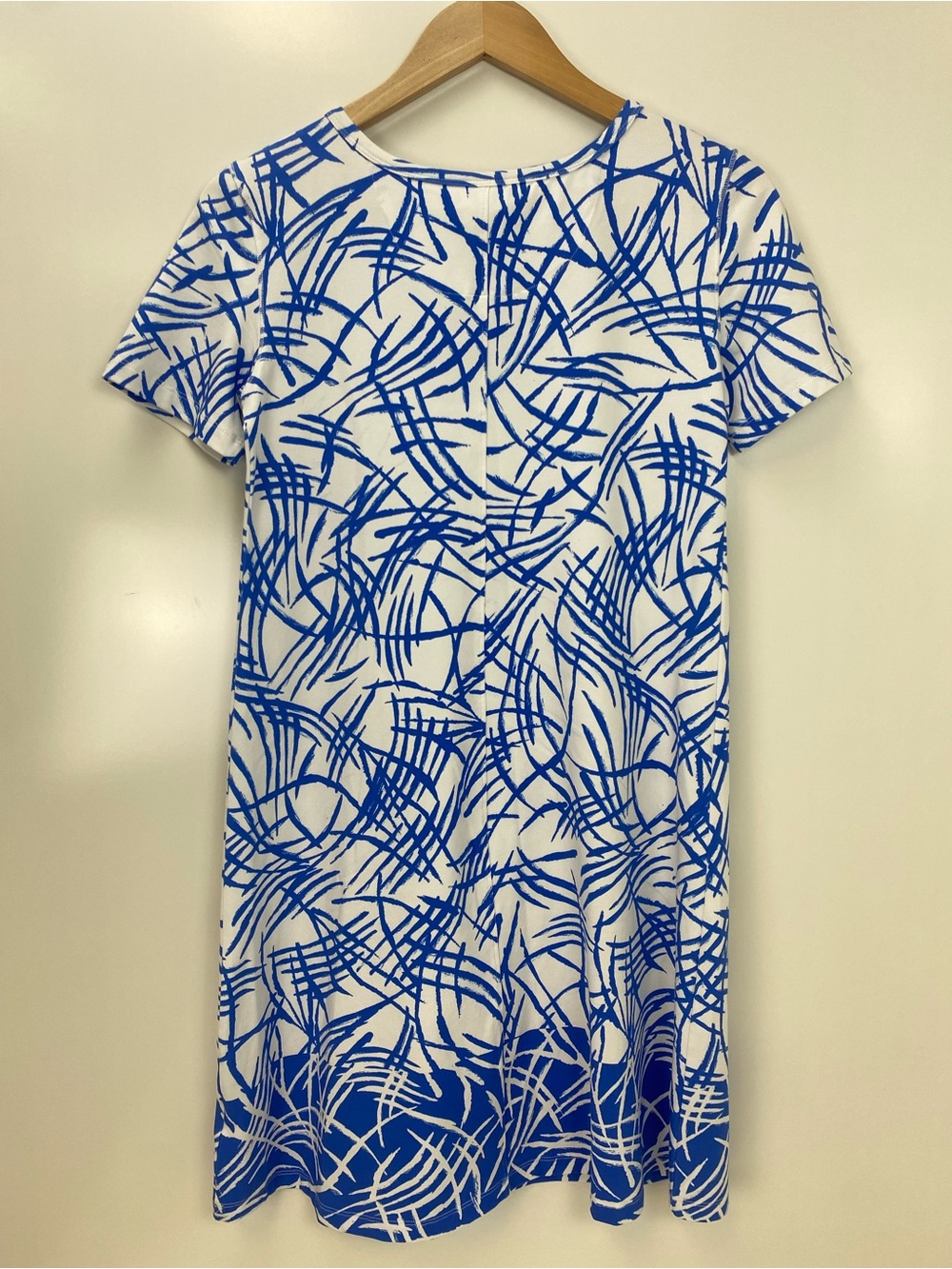 Tyler Boe White Dress with Blue Abstract Print - Picture 4 of 6